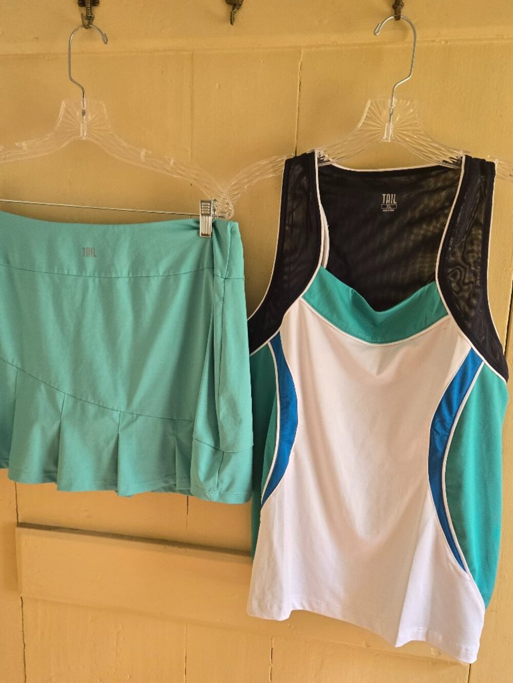 Tail 2 piece tennis outfit.
